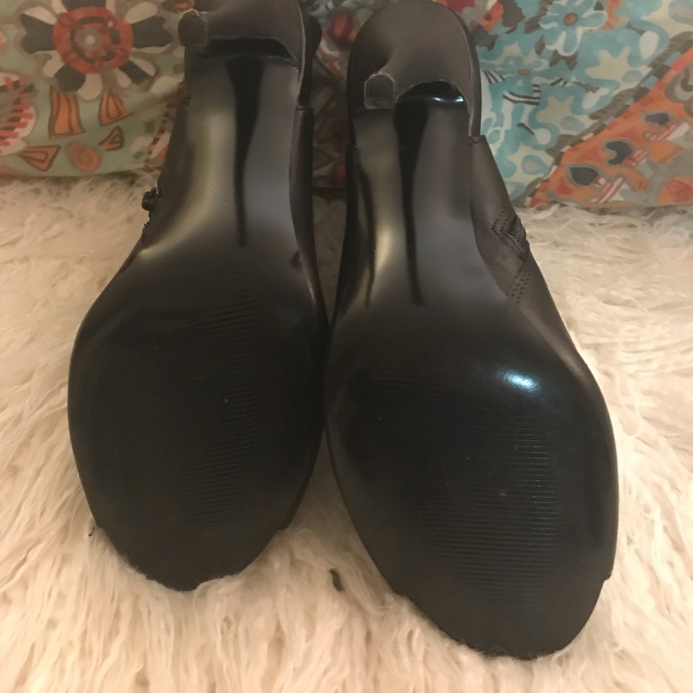 Steve Madden Black Open Toed Pumps - image 6